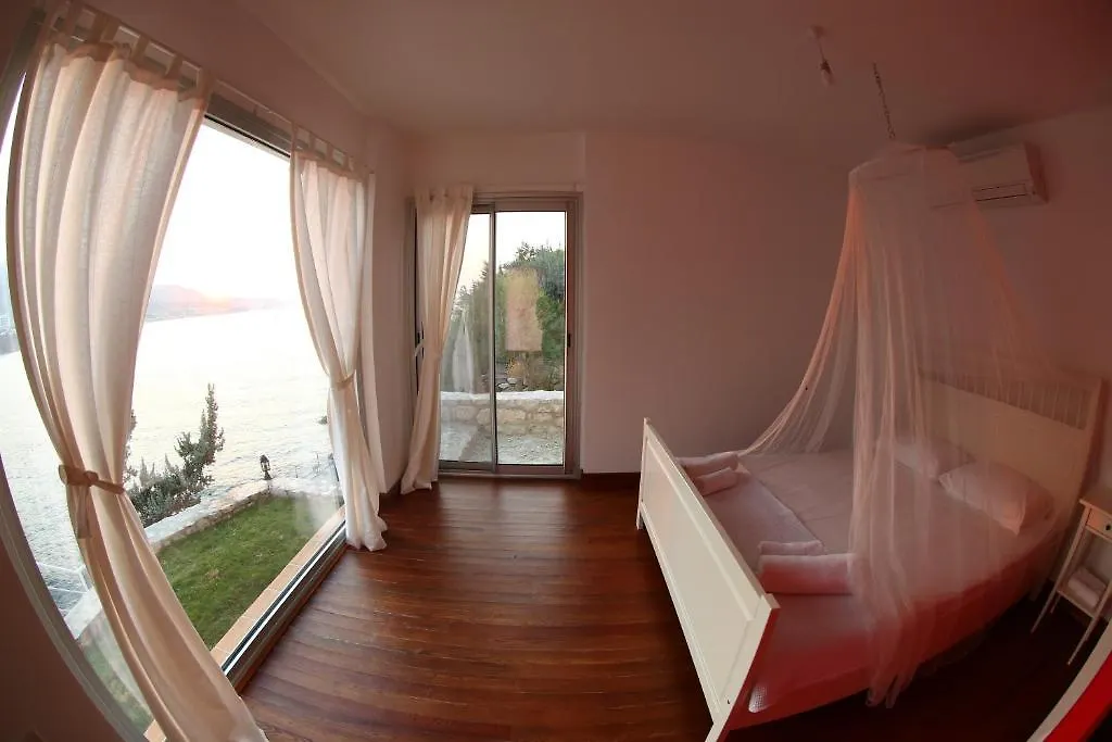 *** Oda ve Kahvaltı Reyhan Hotel Karaburun  Türkiye