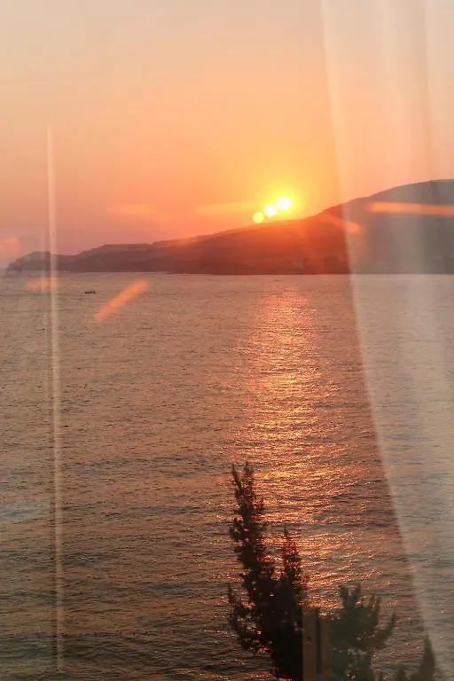 *** Oda ve Kahvaltı Reyhan Hotel Karaburun  Türkiye