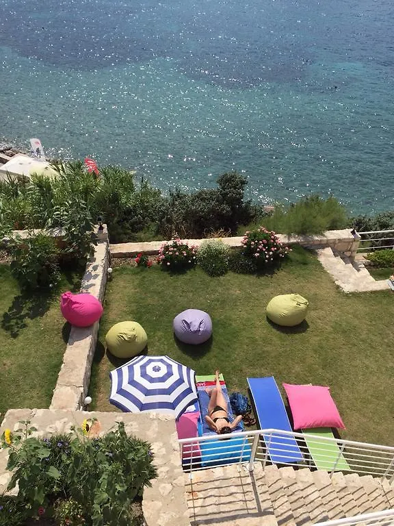 Reyhan Hotel Karaburun  Bed & Breakfast